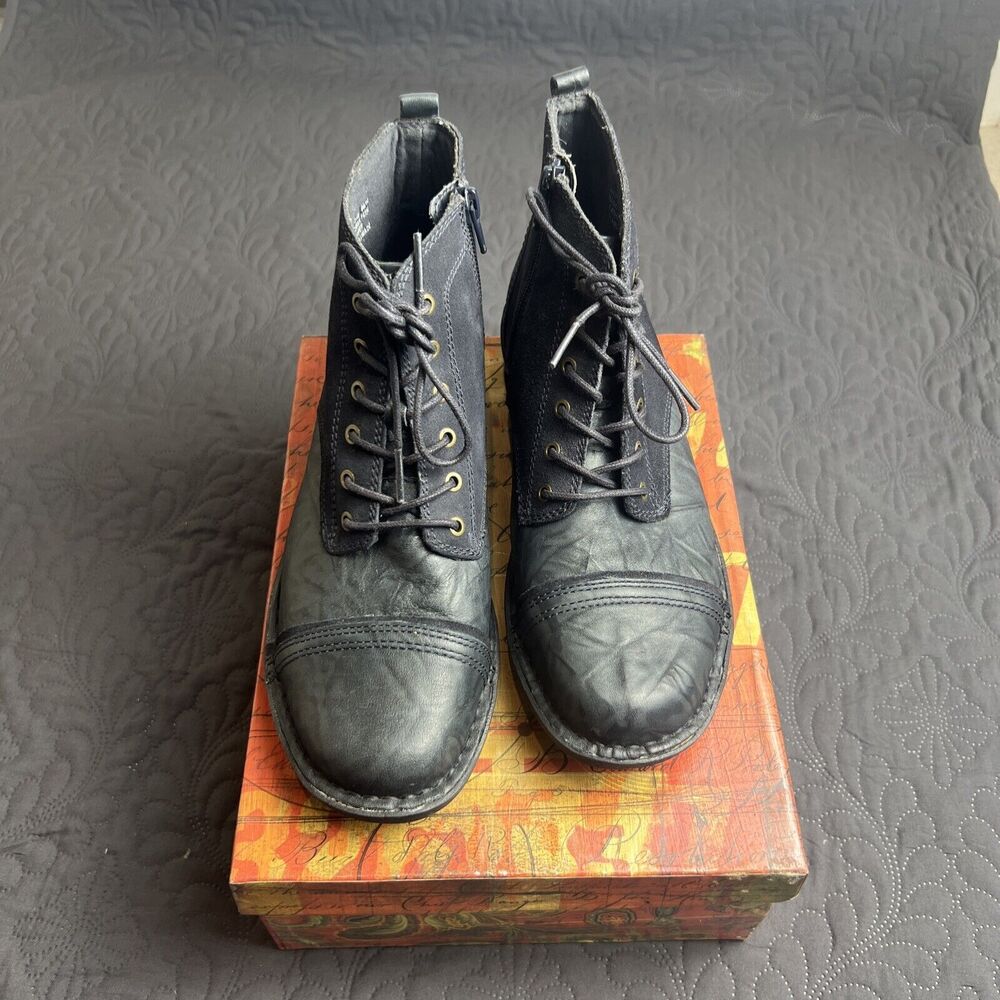 CLARK'S Whistle Watch Blue Suede Leather Ankle Boots Lace Up & Zipper SZ 7.5M